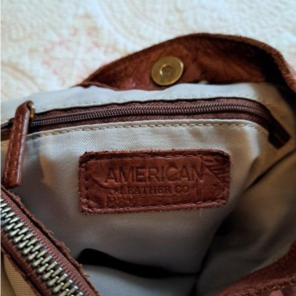 Elegant Brown Tooled Leather Shoulder Bag - Picture 7 of 13
